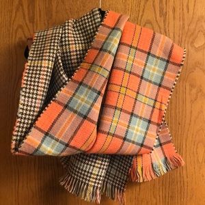 Reversible scarf